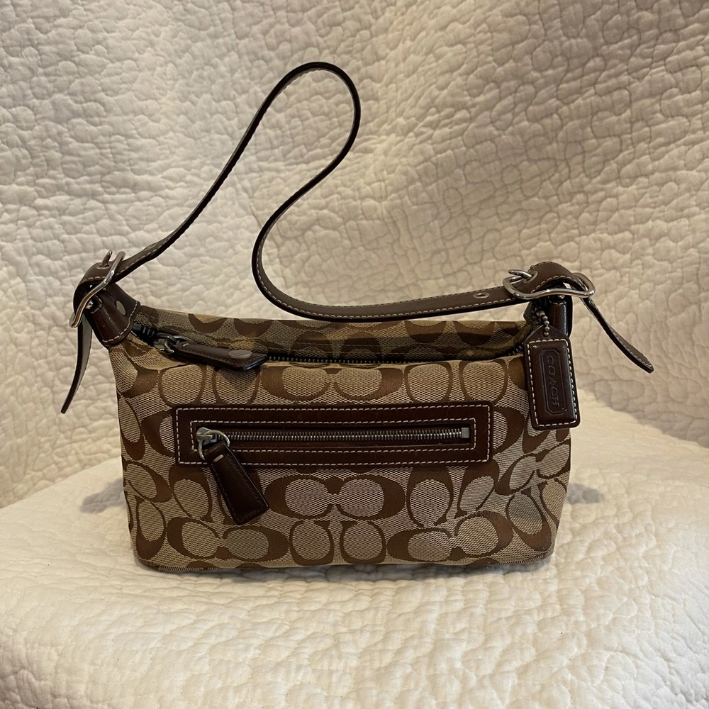 Authentic Vintage Coach Demi handbag in Excellent condition!